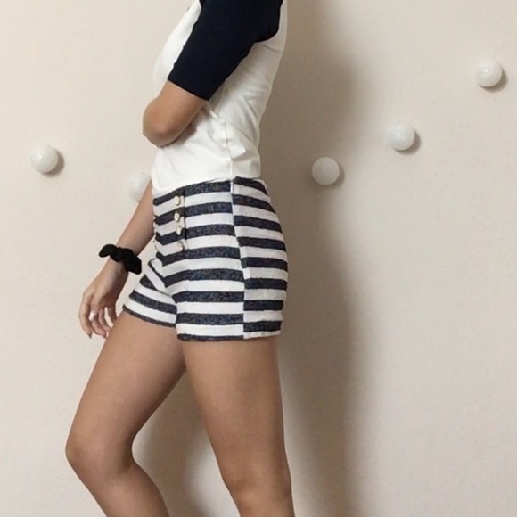 𝚂𝚞𝚙𝚎𝚛 𝚌𝚞𝚝𝚎 𝚜𝚑𝚘𝚛𝚝𝚜 - Picture 2 of 7